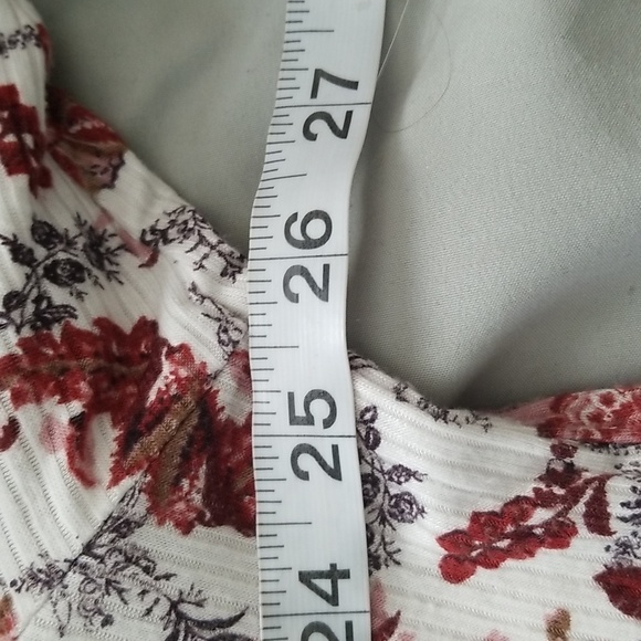 Westport Women's Floral Top - Picture 10 of 11